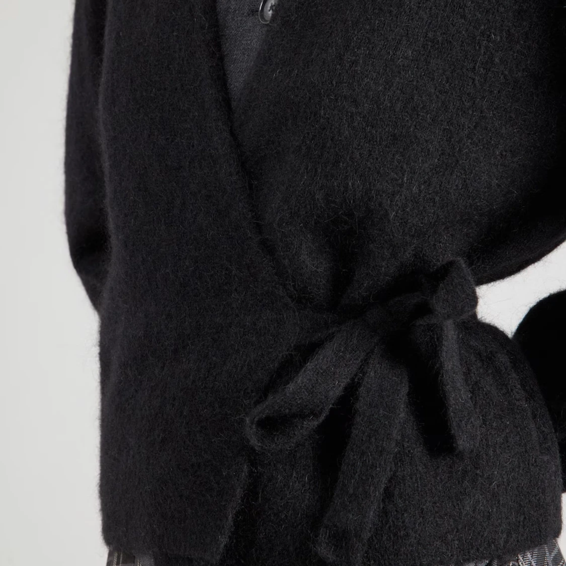 Svart omlottkofta från &Other Stories - 2