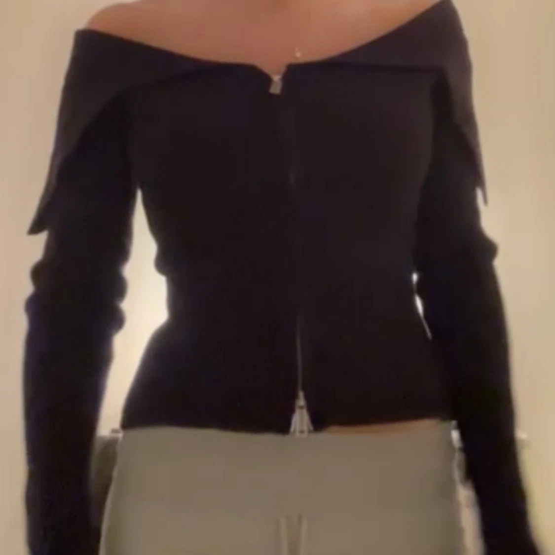 Svart topp från gina - 1