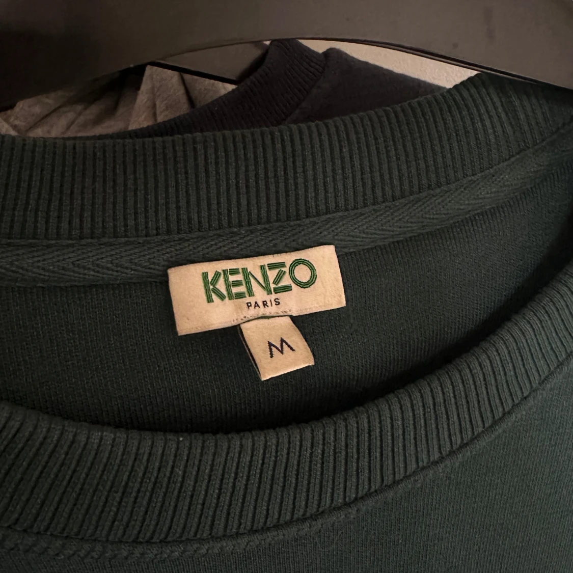 Mörkgrön Kenzo sweatshirt med tiger - 1