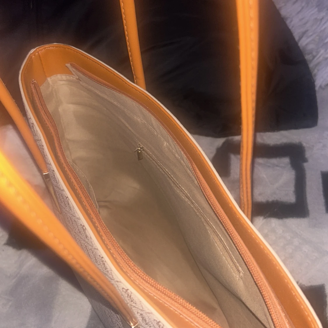 Beige shoppingväska med mönster - 2