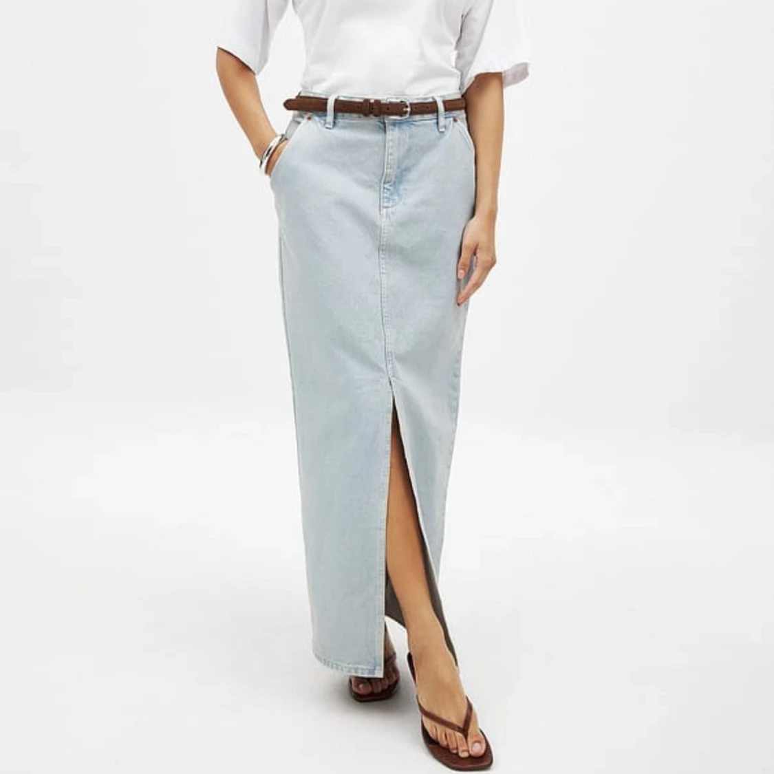 Ljusblå lång jeanskjol från NA-KD - 1