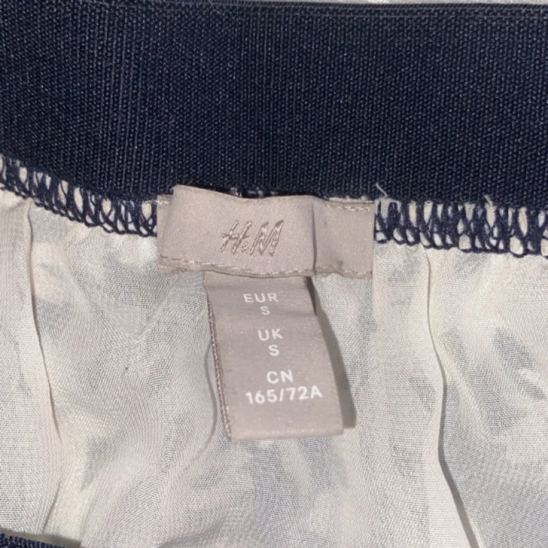 Blommig långkjol från H&M, storlek S - 1