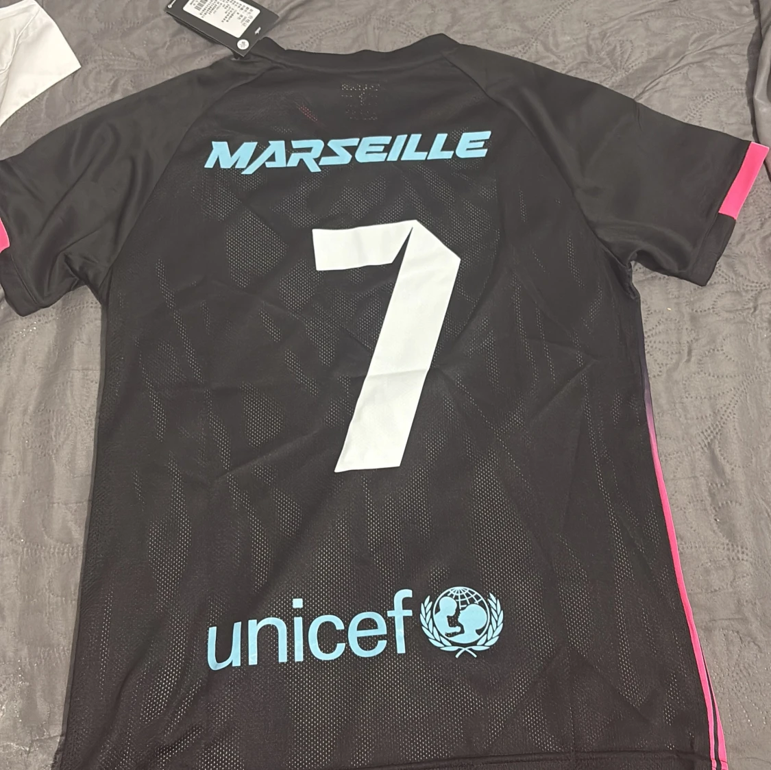 Marseille x Yamaha svart/rosa fotbollströja - 4