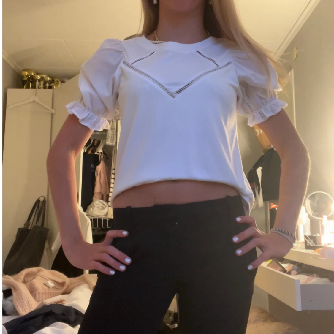 Vit croppad blus med puffärm