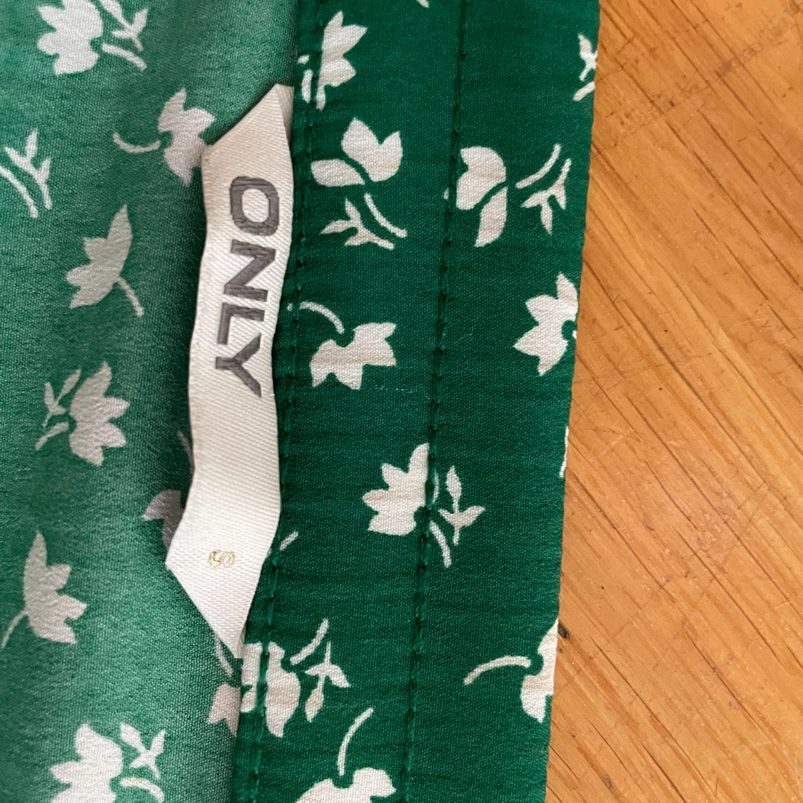 Grön blommig omlottkjol - 3