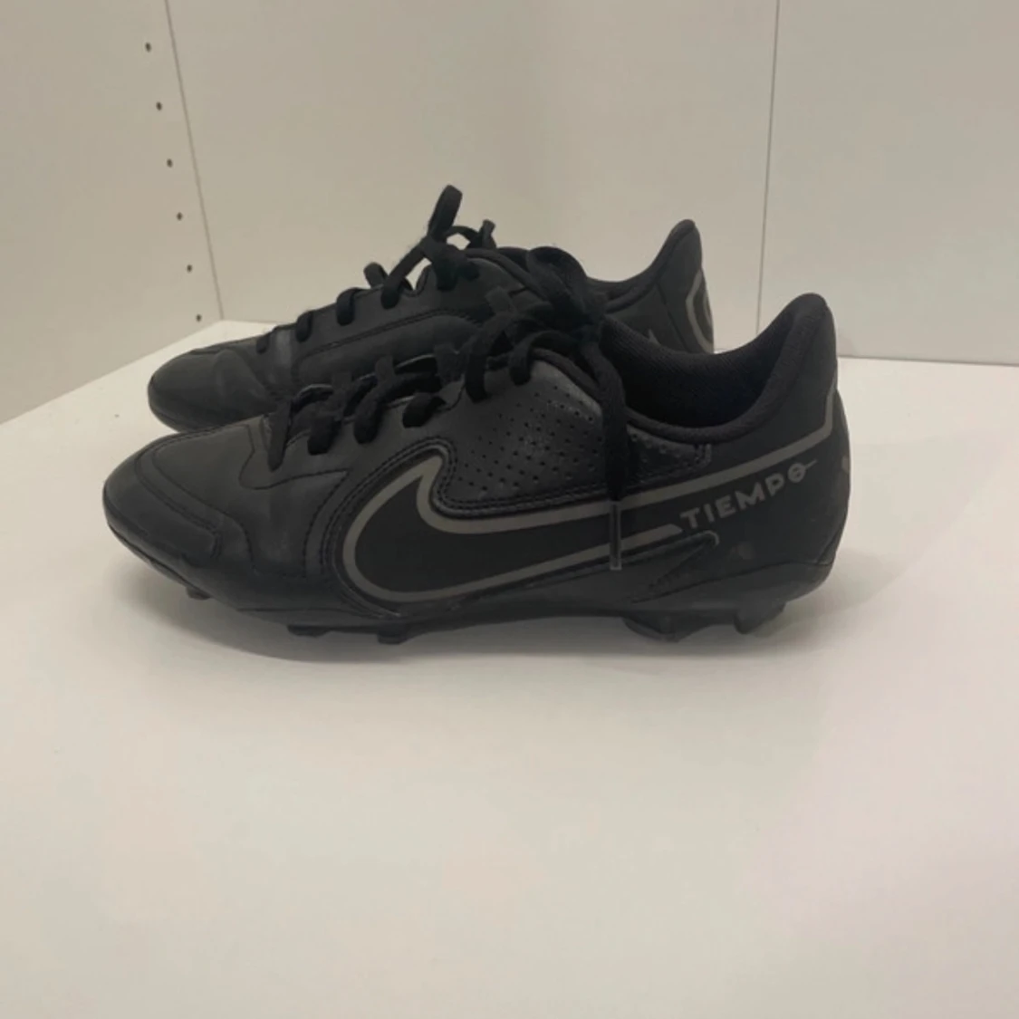 Nike Tiempo svarta fotbollsskor - 1