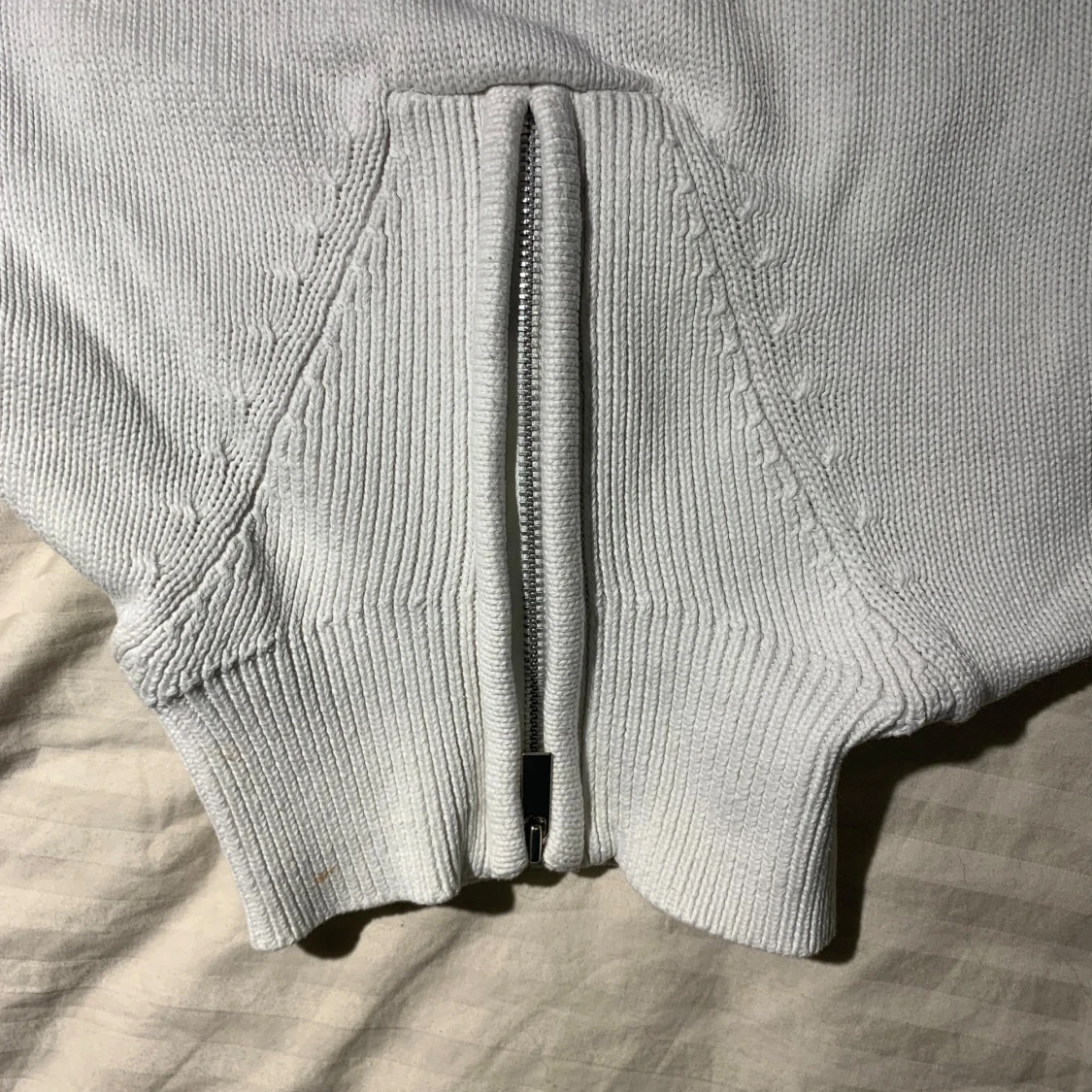 Vit och marinblå randig stickad tröja - 3