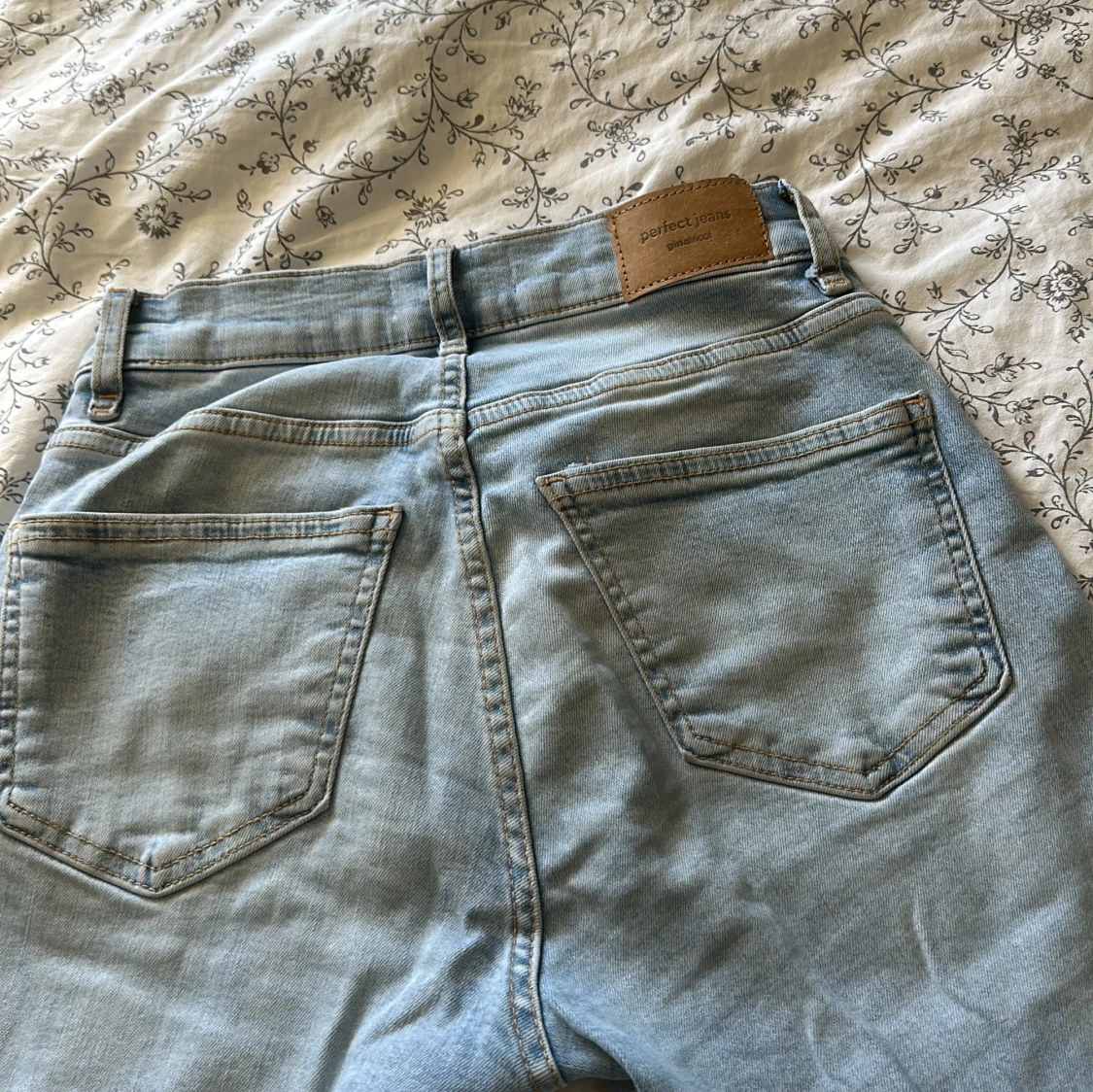 Ljusblåa bootcut jeans - 1