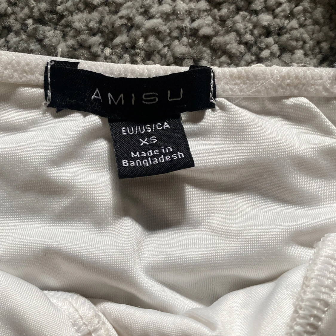 Vit spetsig linnetopp från Amisu XS - 2