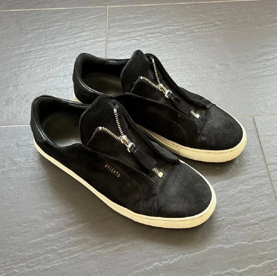 Axel arigato zip skor