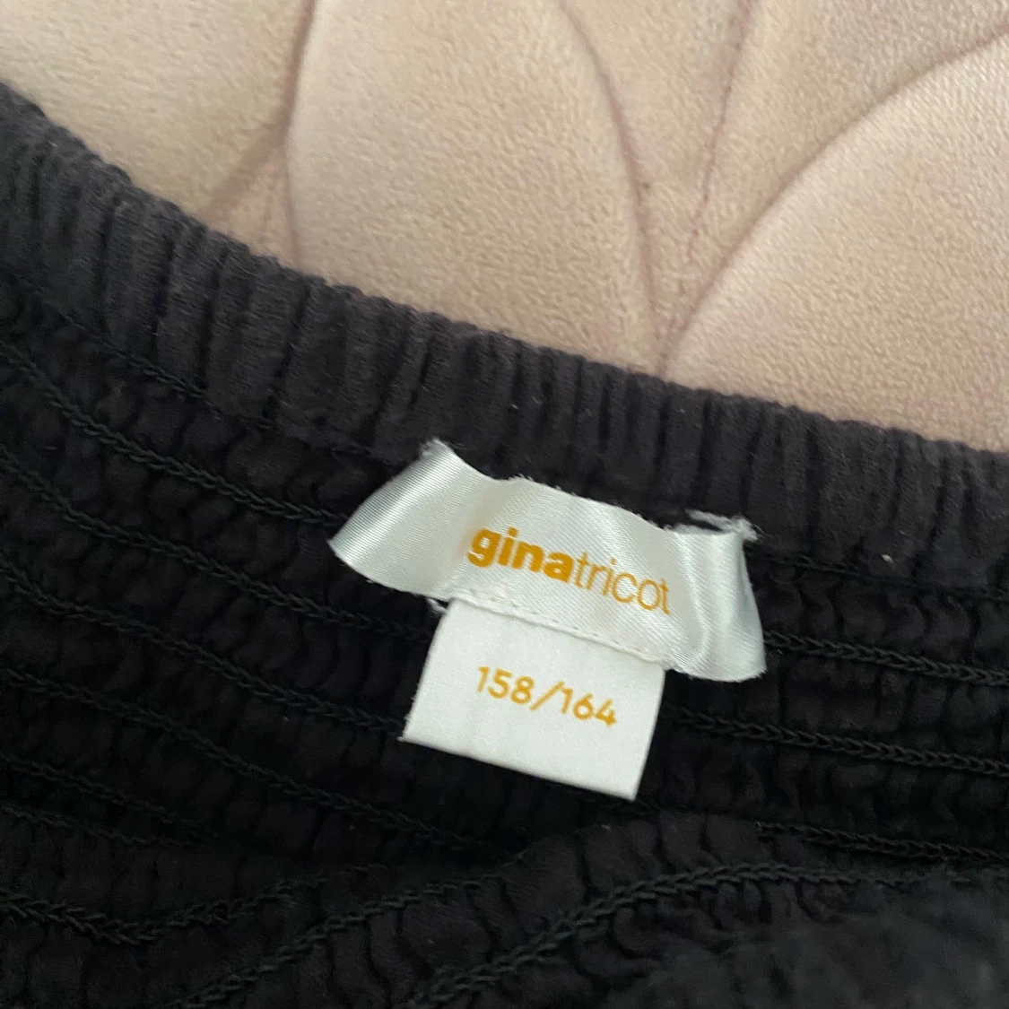 Svart volangkjol från Gina Tricot - 1