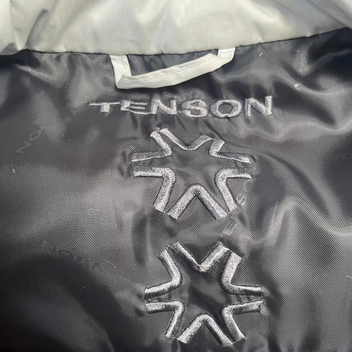 Vit dunväst från Tenson - 2