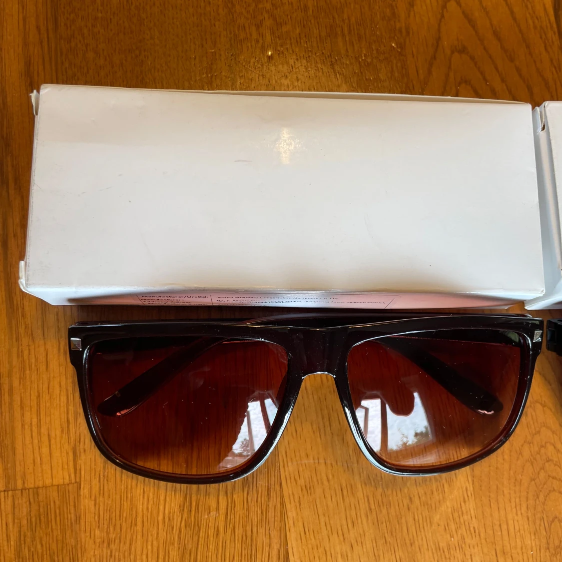 Solglasögon: Bakkzy Wardrobe - 2