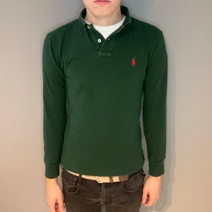 Polo Ralph Lauren långärmad piké  - Polo Ralph Lauren långärmad piké | storlek xs| skick 10/10  | fraktar via PostNord eller Instabox på köparens bekostnad | hör av dig vid funderingar 