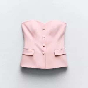 Rosa topp - Säljer denna slutsålda superfina rosa topp ifrån Zara, då den endast kommit till användning vid ett tillfälle för mig och jag rensar min garderob!💕 nypris 500 kr! 🫶🏼 ref: 8030/593