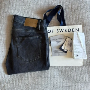 Tiger of Sweden jeans  - Riktigt snygga svarta Tiger of Sweden jeans | Bra skick, 8/10 | Storlek 29/32 | Tags, påse och kvitto finns 🌟| Modell: Pistolero | Nyrpsi: 1699 | Hör av er vid funderingar! | A&WFASHION 🙌🏻