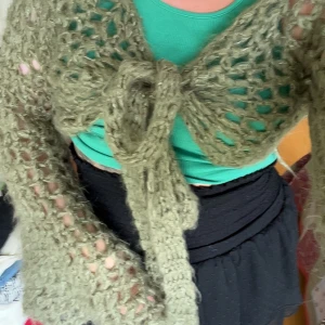 Olivgrön virkad topp - Virkad mamma Mia inspirerad topp , gjord av mig 