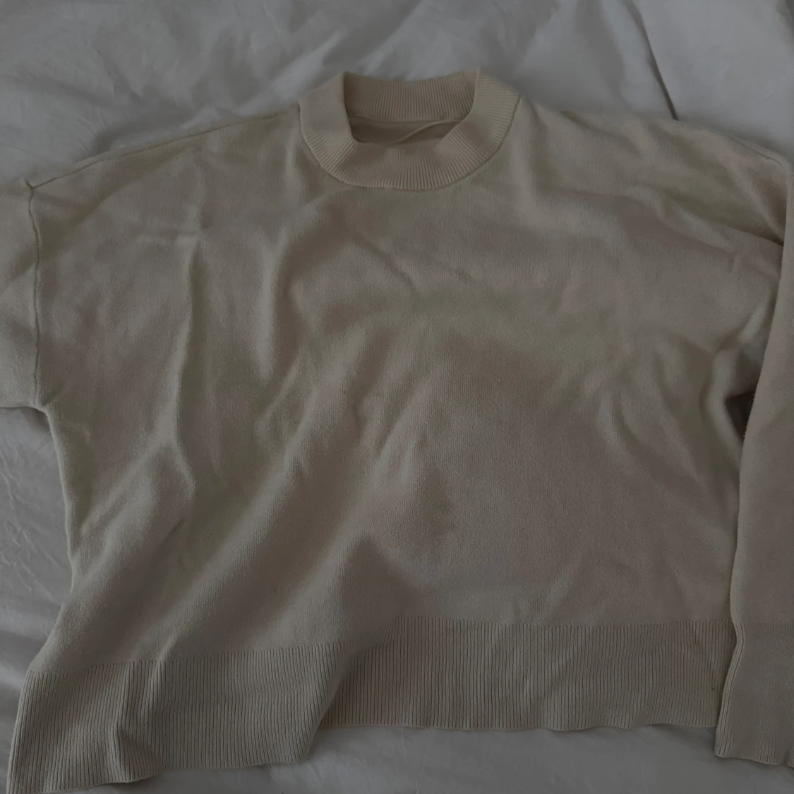 Beige stickad tröja - 1