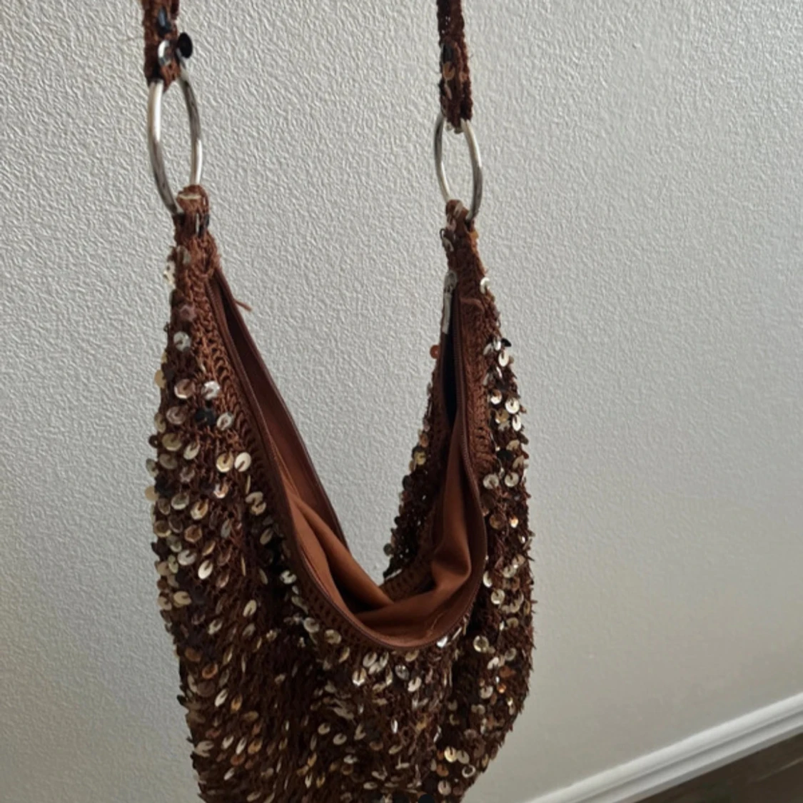 Brun axelväska med paljetter Fashion Express - 2