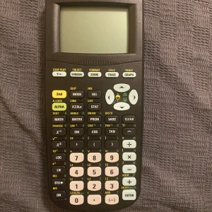 Miniräknare - Miniräknare Texas Instruments. Ti-82 Stats. Helt perfekt skick!