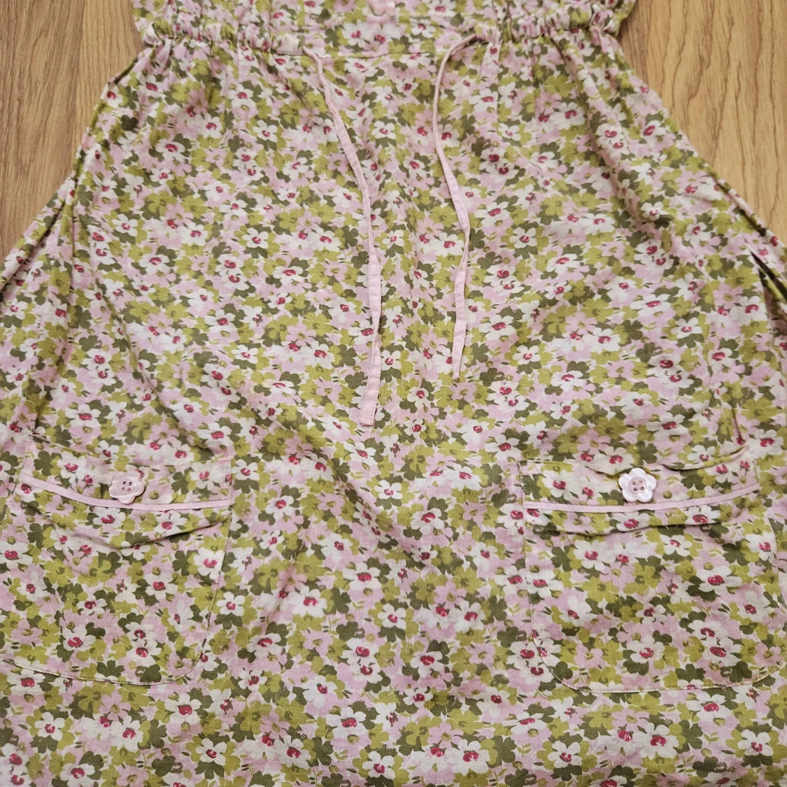 Blommig kortklänning från m.m.f.l. - 2