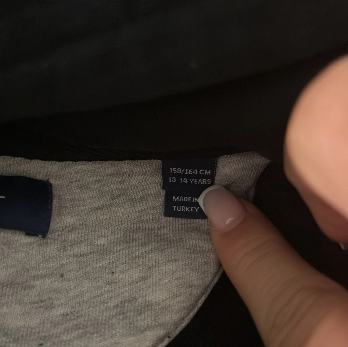 Svart hoodie från GANT med tryck - 3