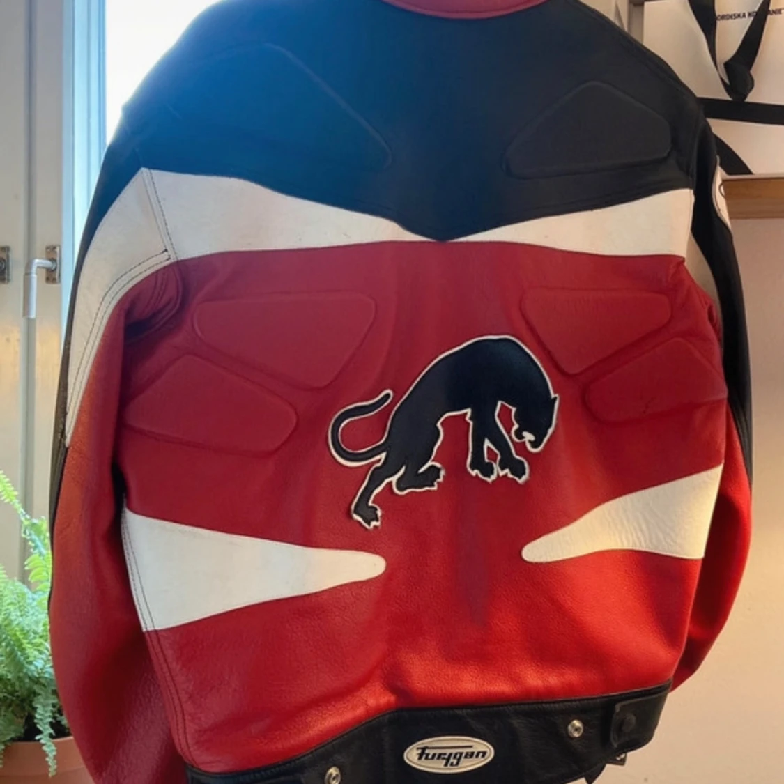 Röd och svart skinnjacka från Furygan - 1