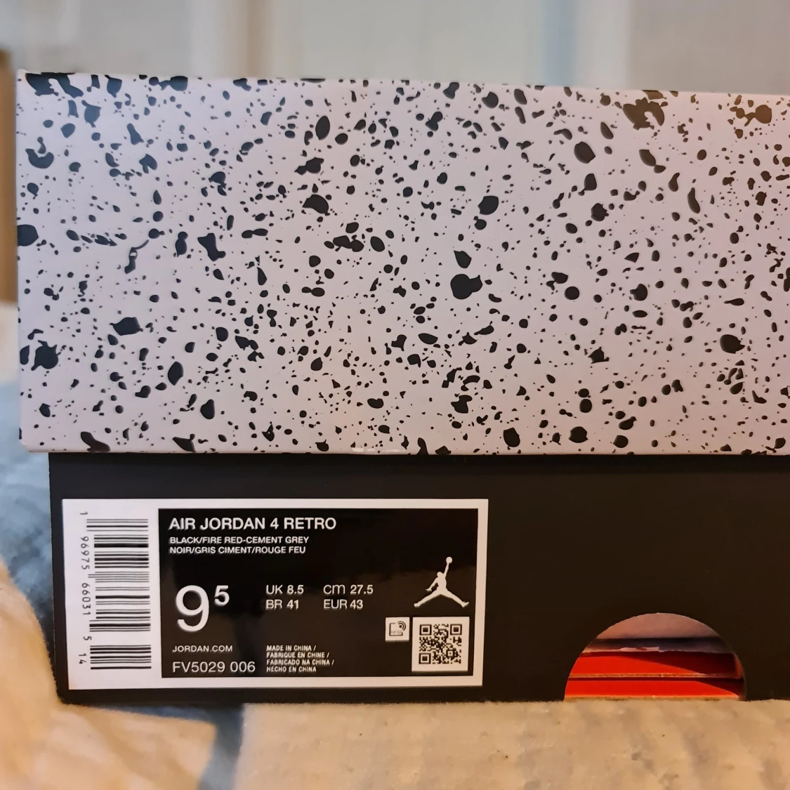 Jordan 4 'Bred Reimagined' - 2