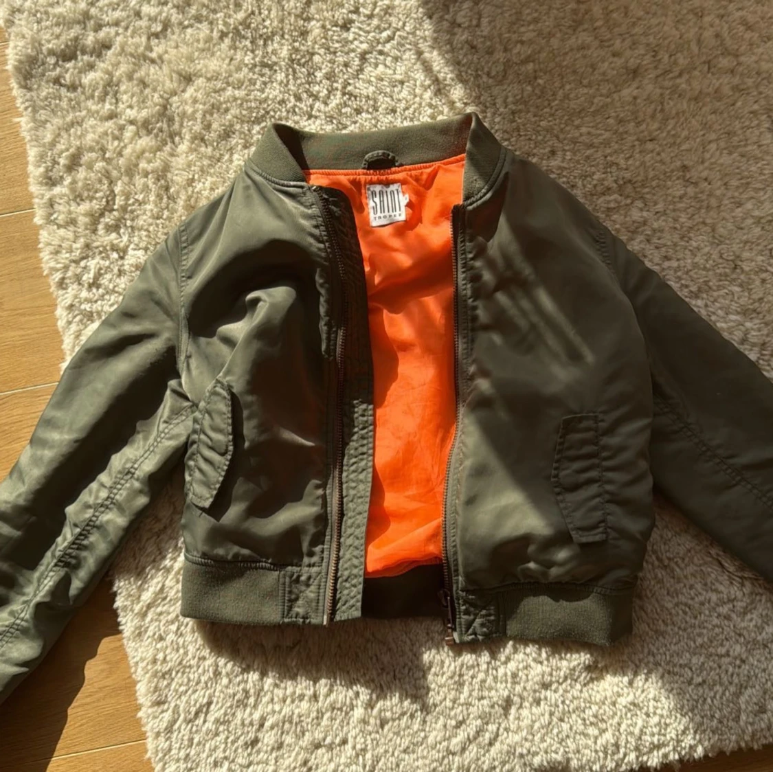 Olivgrön bomberjacka från Saint Tropez - 2