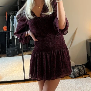 Zebra klänning - Klänning från Zara med zebramönster!