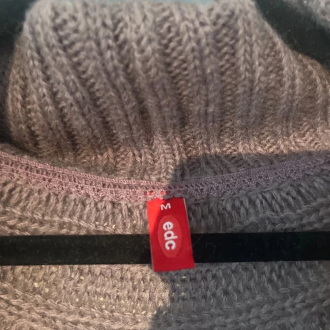 Brun stickad bolerotopp från edc - 2