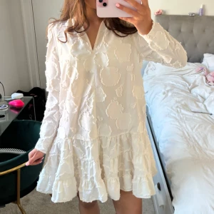 Klänning!  - Klänning som är perfekt till sommaren eller tex studenten