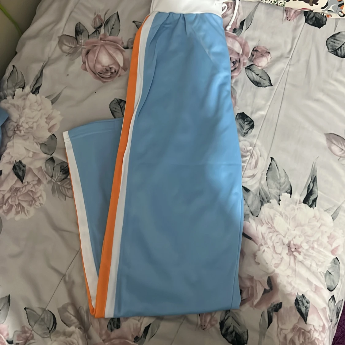 Blå träningsjacka med dragkedja - 2