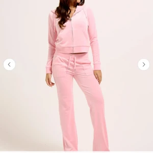 Rosa set från Juicy Couture - Säljer ett mysig rosa juicy set kolla ande bilden för hur den ser ut på riktigt 