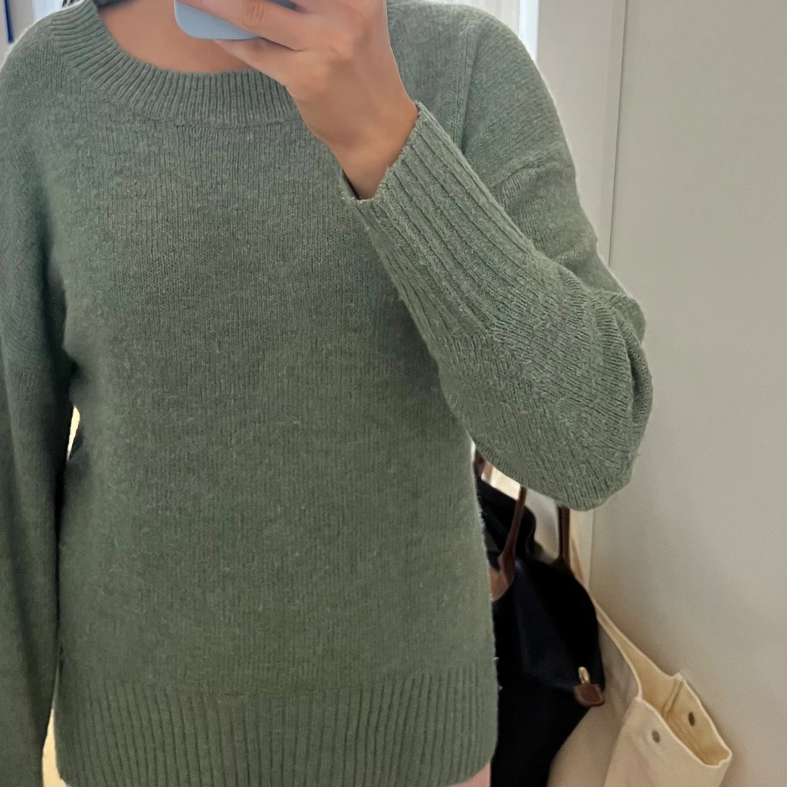 Grön stickad tröja - 2