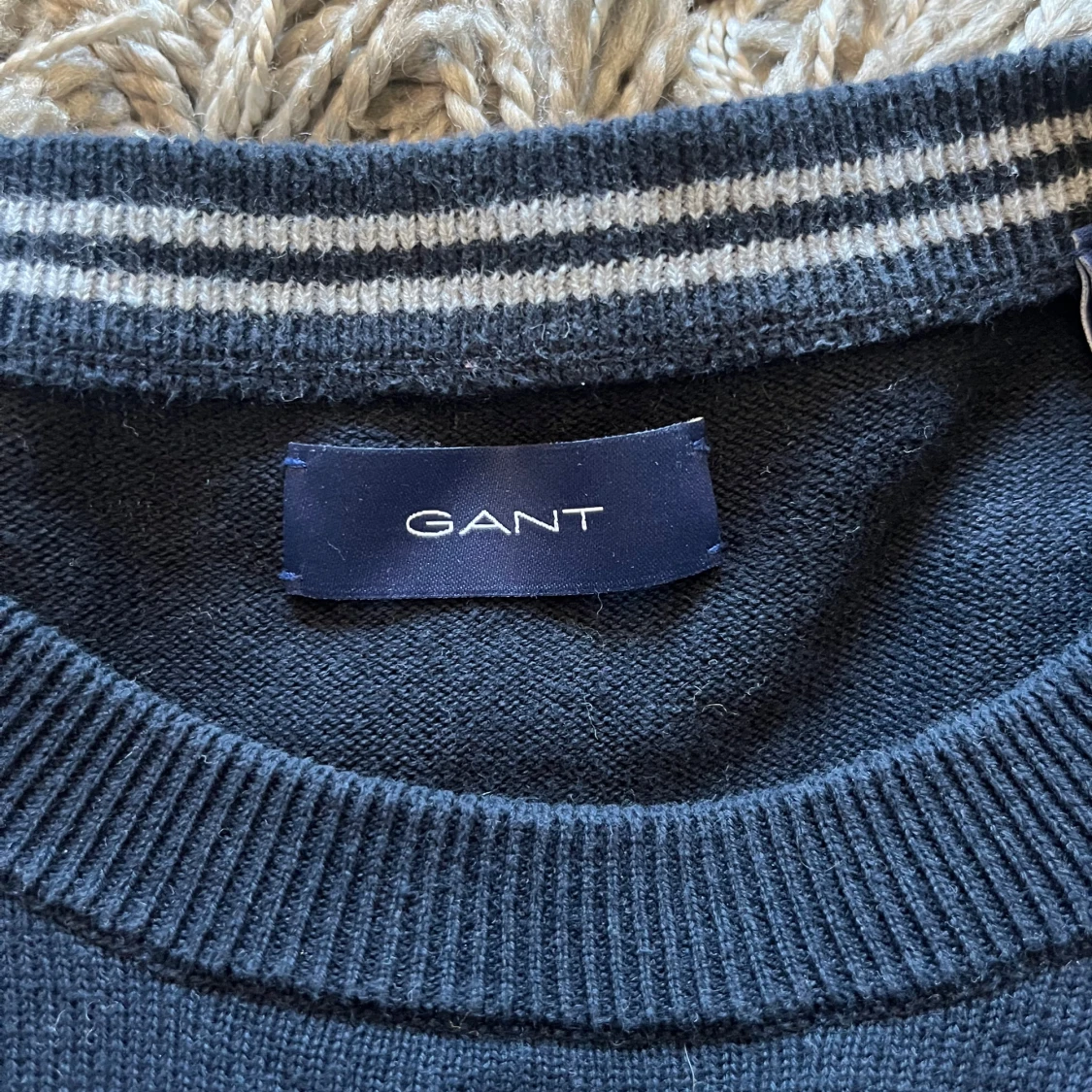 Svart tröja från GANT - 1