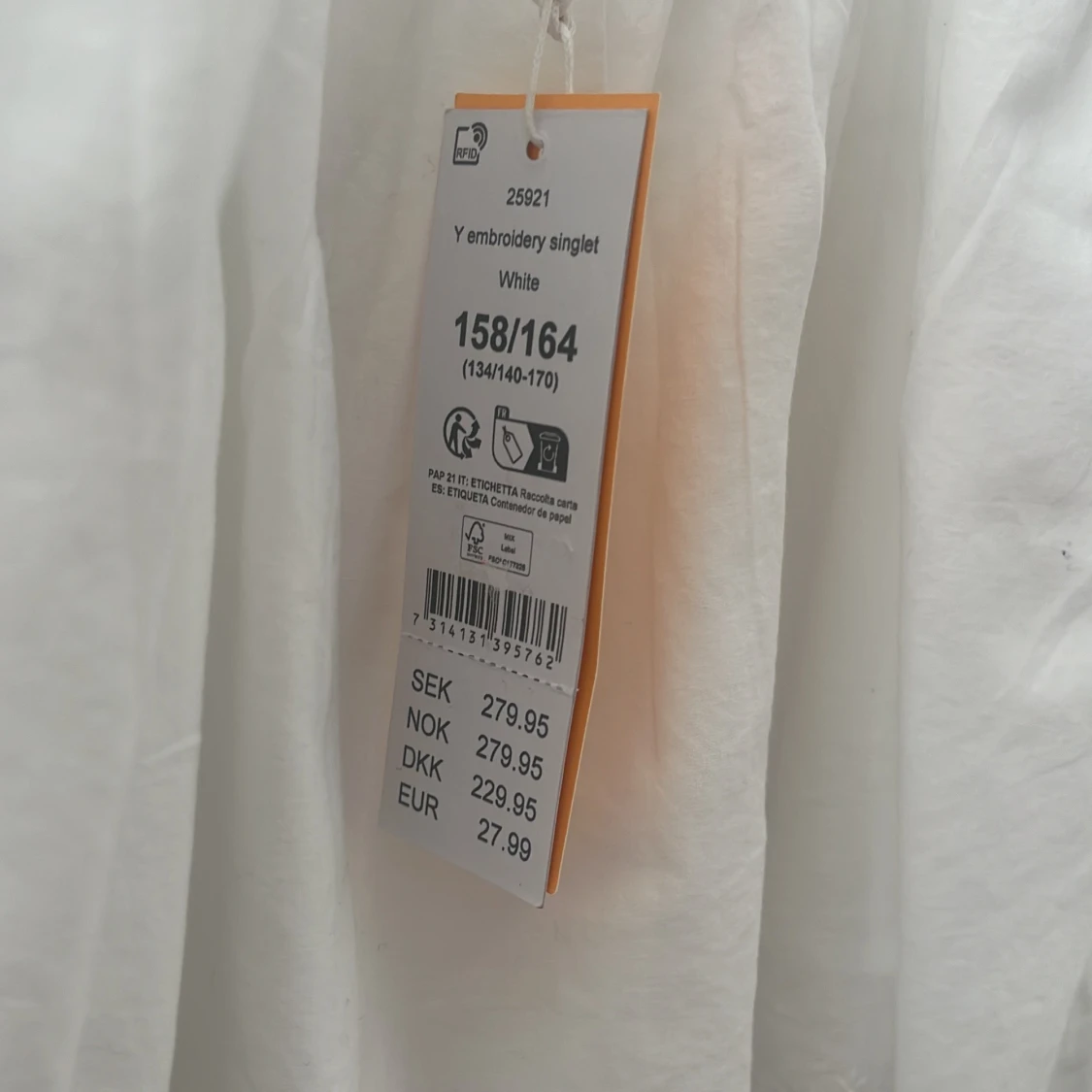 Vit broderad linnetopp från KappAhl - 2