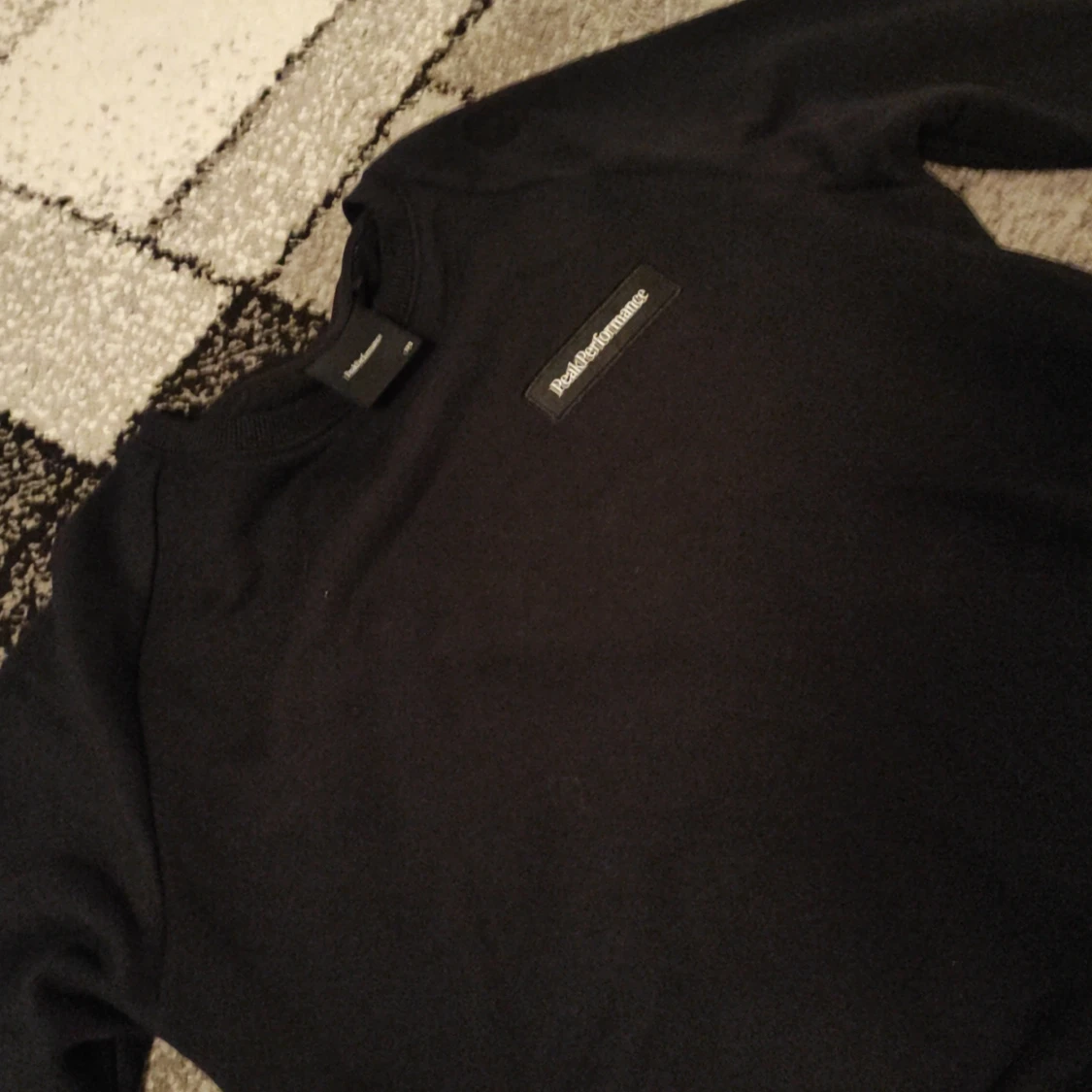Långarmad Svart Peak Performance Tröja - 2