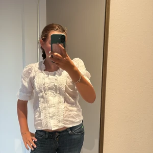 Skit snygg blus💕 - Jätte snygg blus som är skön att ha på sig💕 säljs för att den är för liten💕