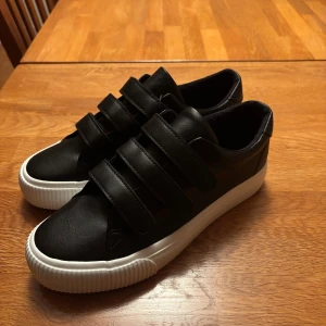 Even&odd skor  - Helt nya med prislapp kvar 