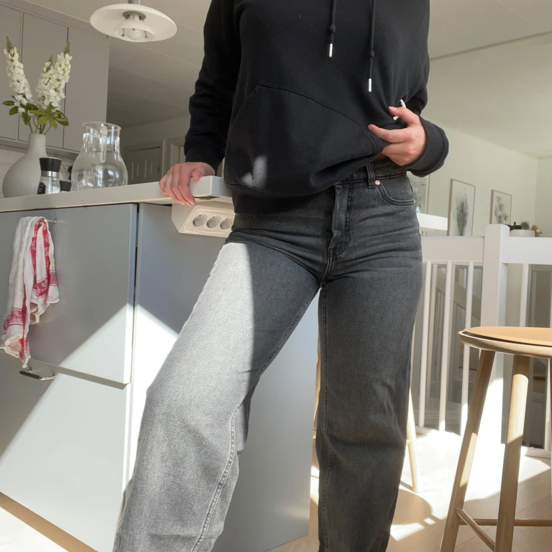 Gråa wide jeans från Denim 1953