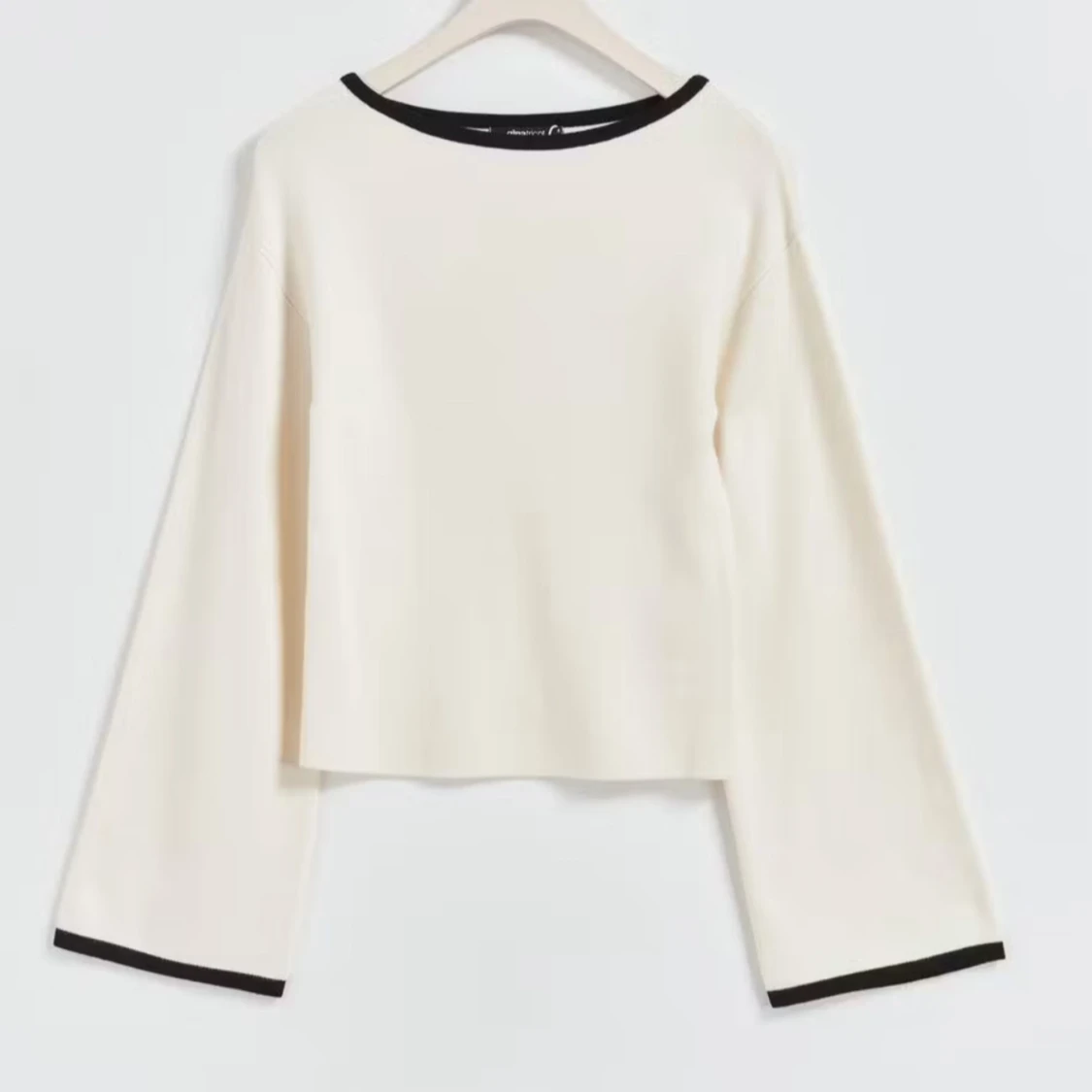 Vit fin stickad tröja ifrån Gina