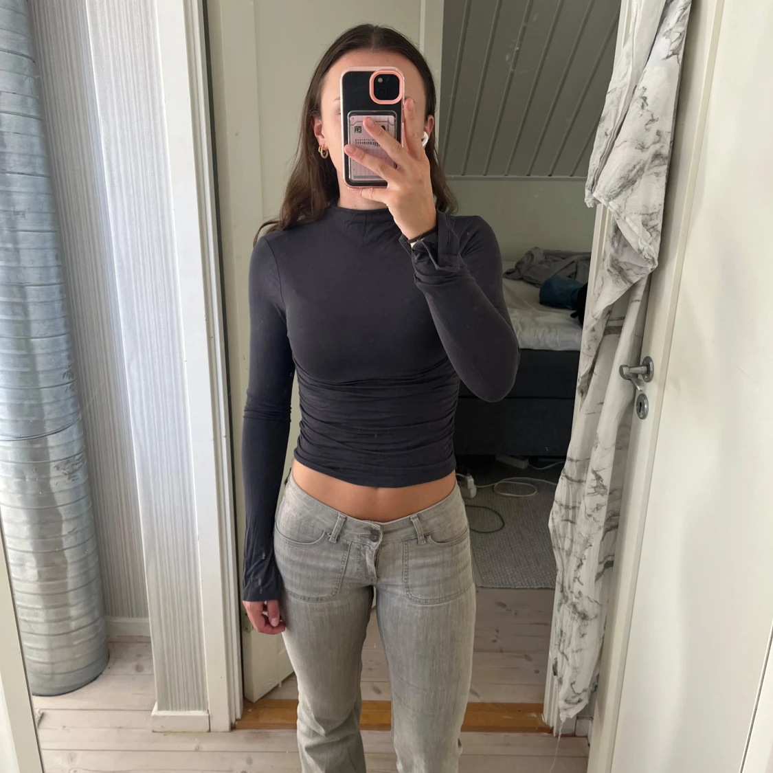 Mörkgrå tight långärmad topp - 1