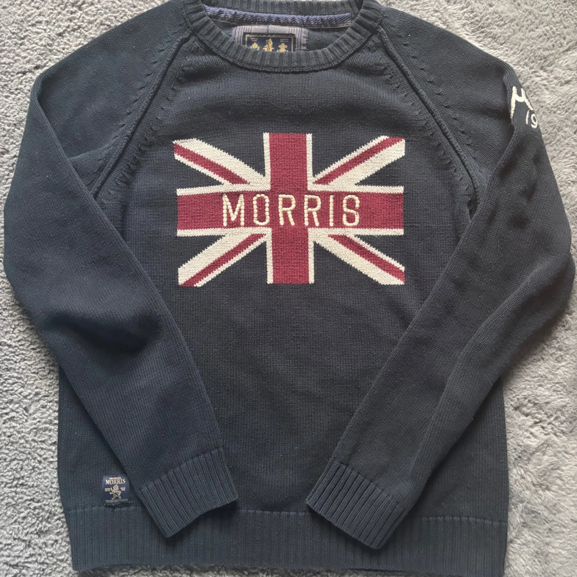 Mörkblå tröja från Morris