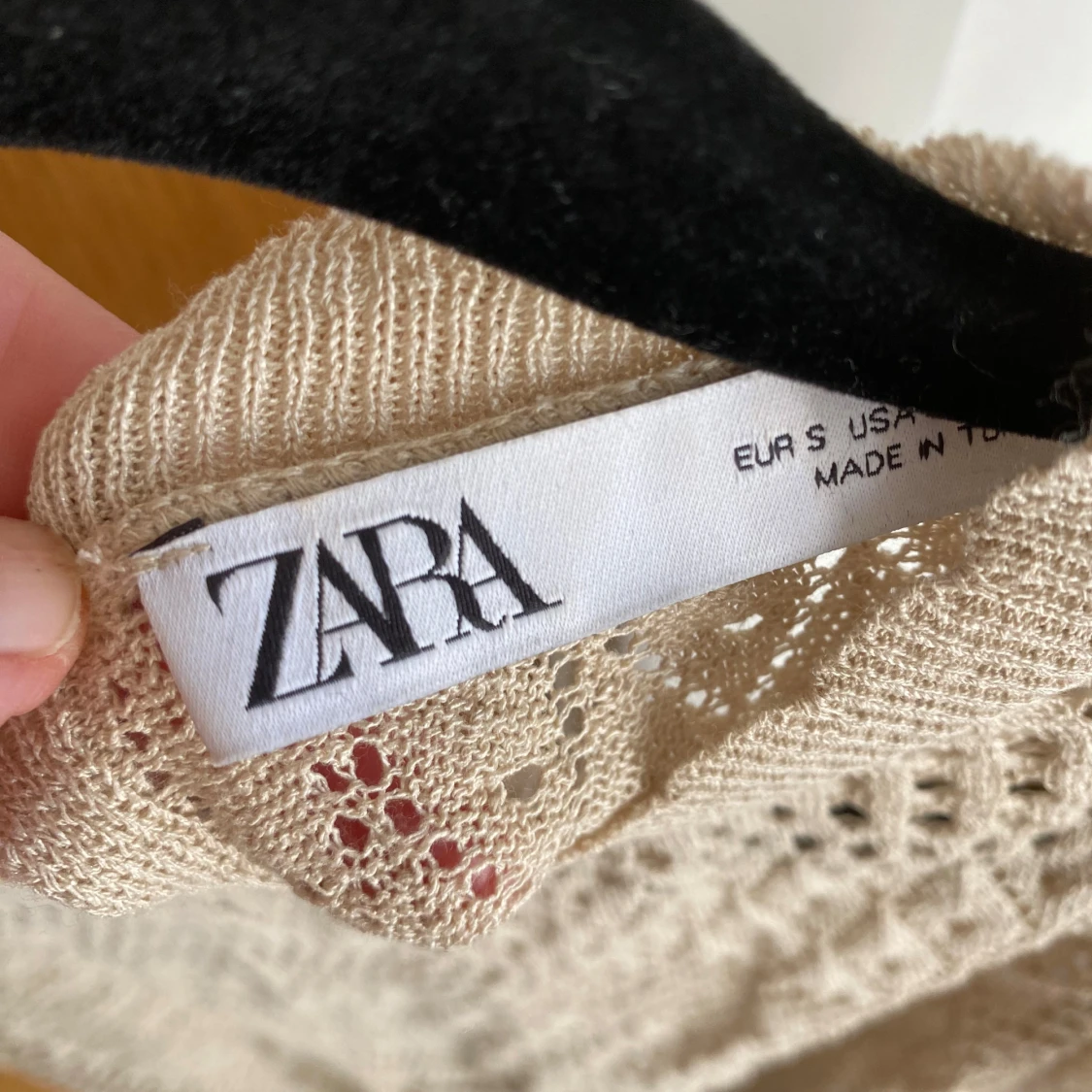Beige stickad croppad topp från Zara, stl S - 2