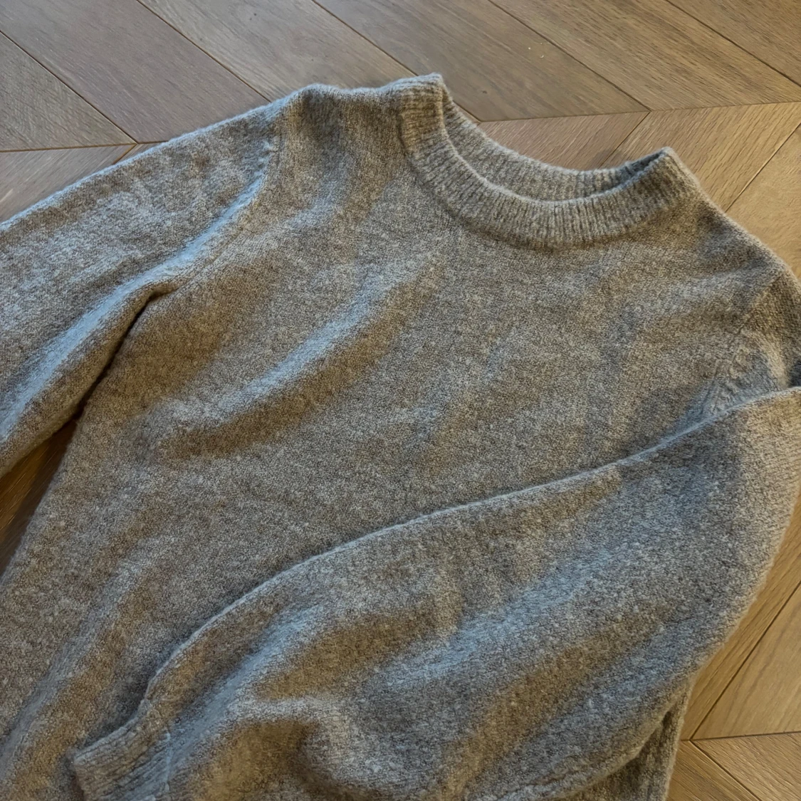 Stickad långärmad klänning - 90