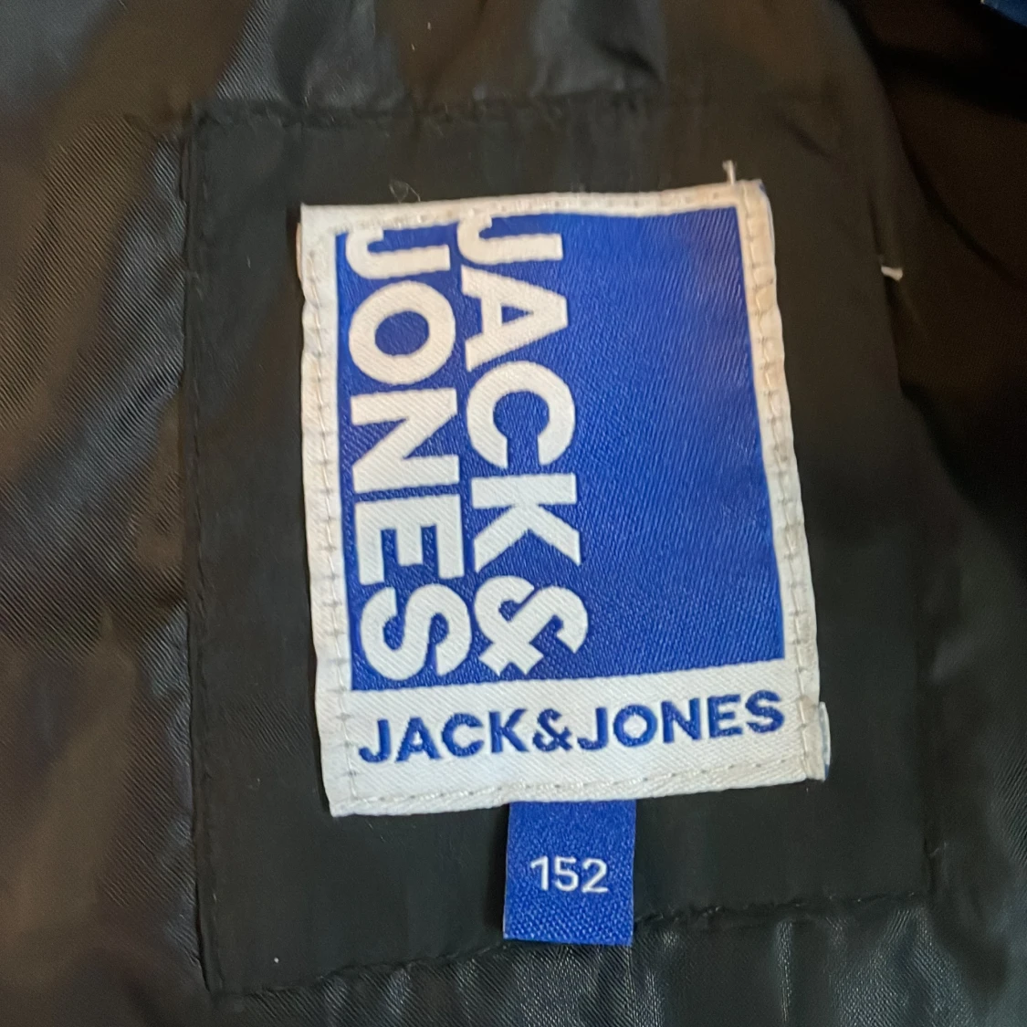 Svart dunväst från Jack&Jones - 4