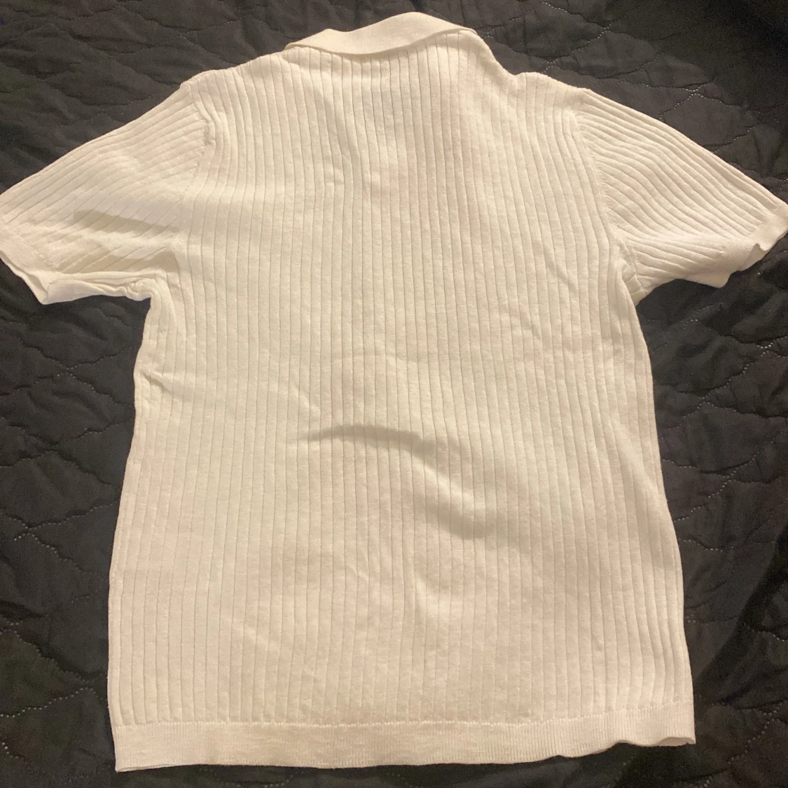 Vit stickad pikétröja - 1