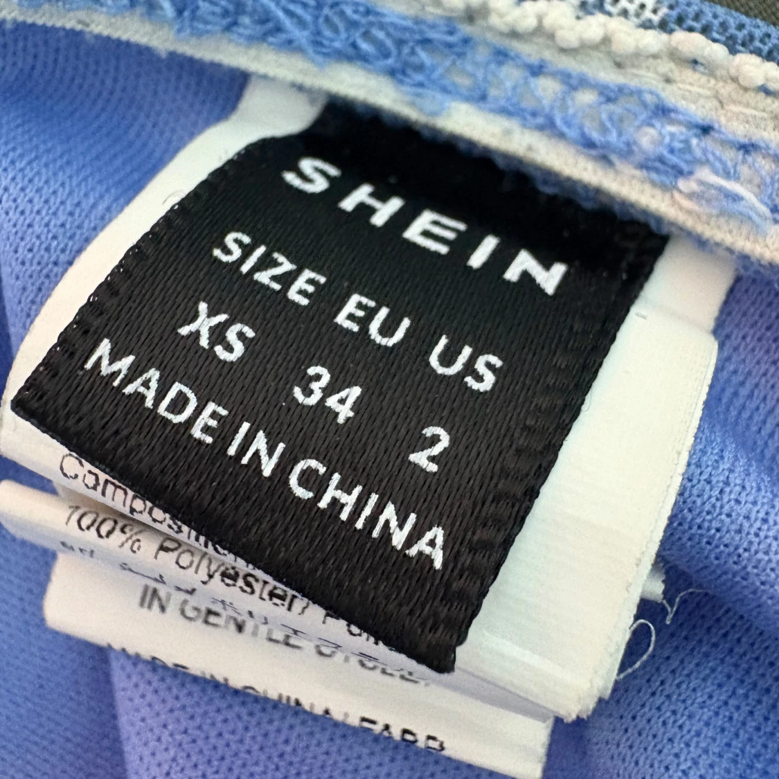 Blå blommig klänning från SHEIN - 2