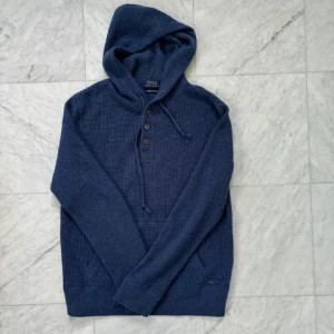 Ralph Laurent hoodie - Riktigt skön hoodie, 100% kashmir. Bra sick. Ny pris 5,500kr, säljs inte online lägre.